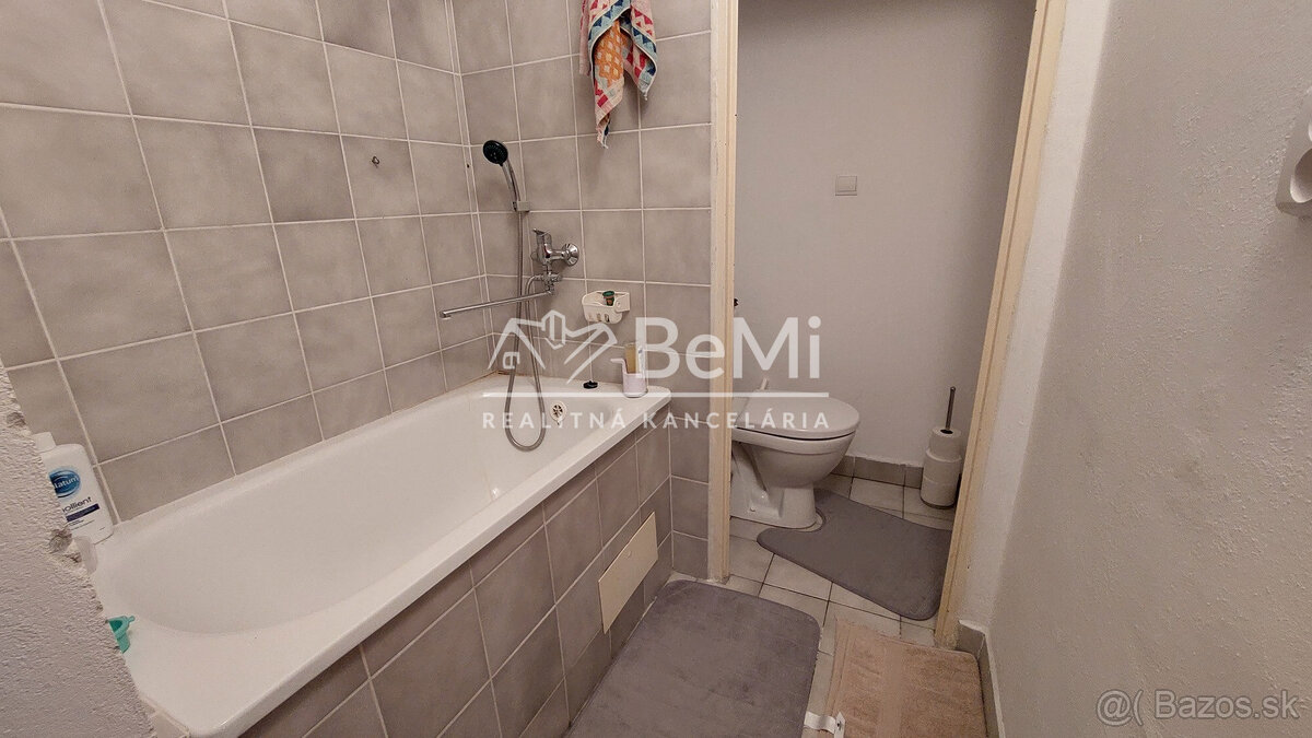 Exkluzívne na predaj garsónka v centre mesta Topoľčany - 2