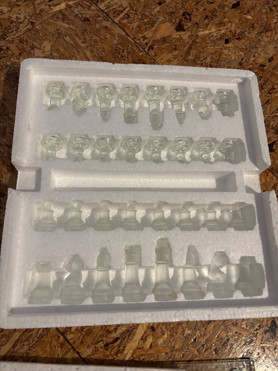 Sklenený šach / glass chess - 2