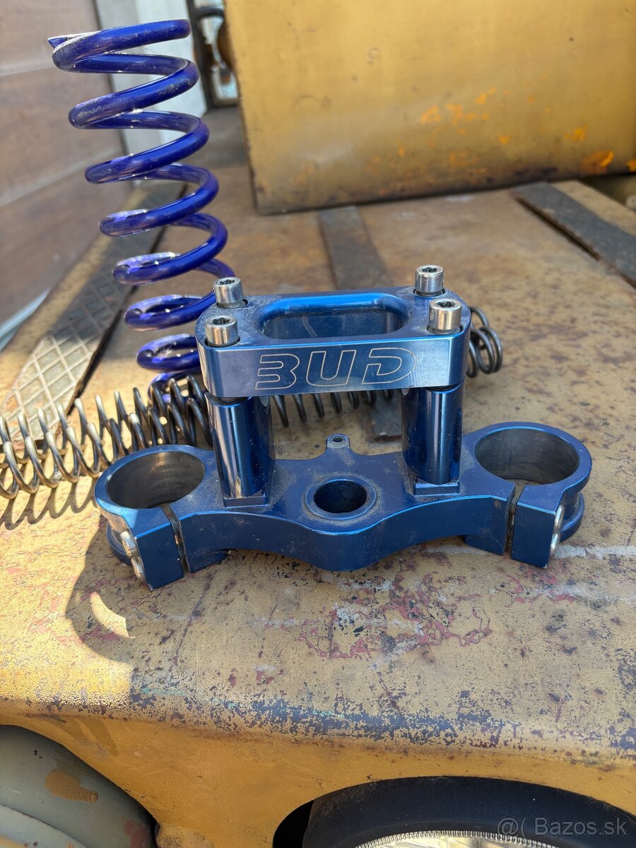 Predám diely yz 85 - 2