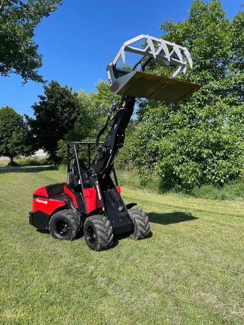 Predám multifunkčný nakladač Neomach NOVA X30 - 2