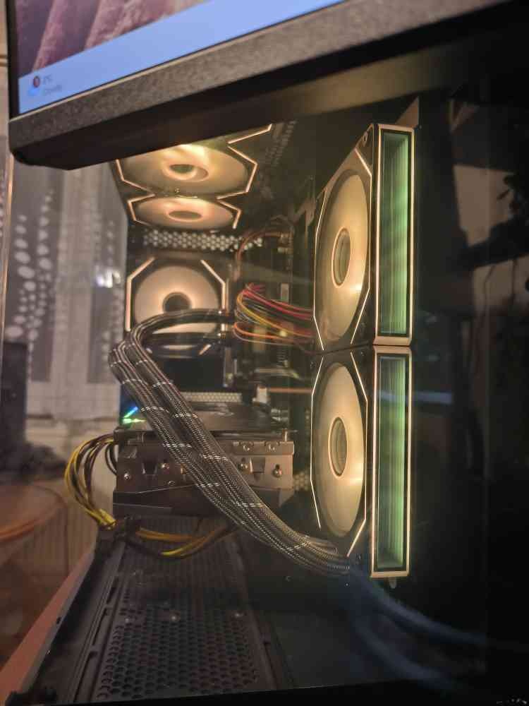 Herný PC Nvidia RTX 3070, Ryzen 5 2600X, 16GB RAM, 1TB, WiFi - 2