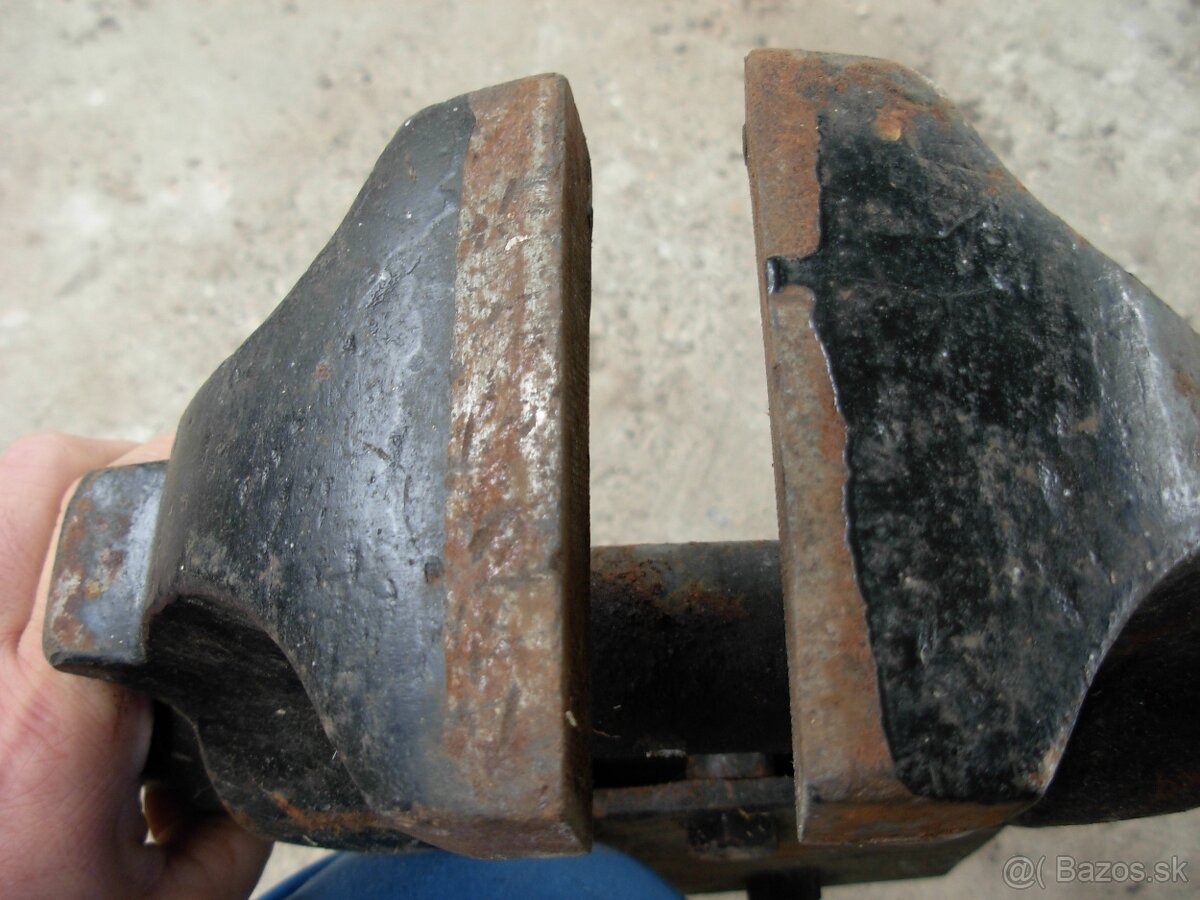 kováčsky zverák, šírka čeľustí 105 mm - 2