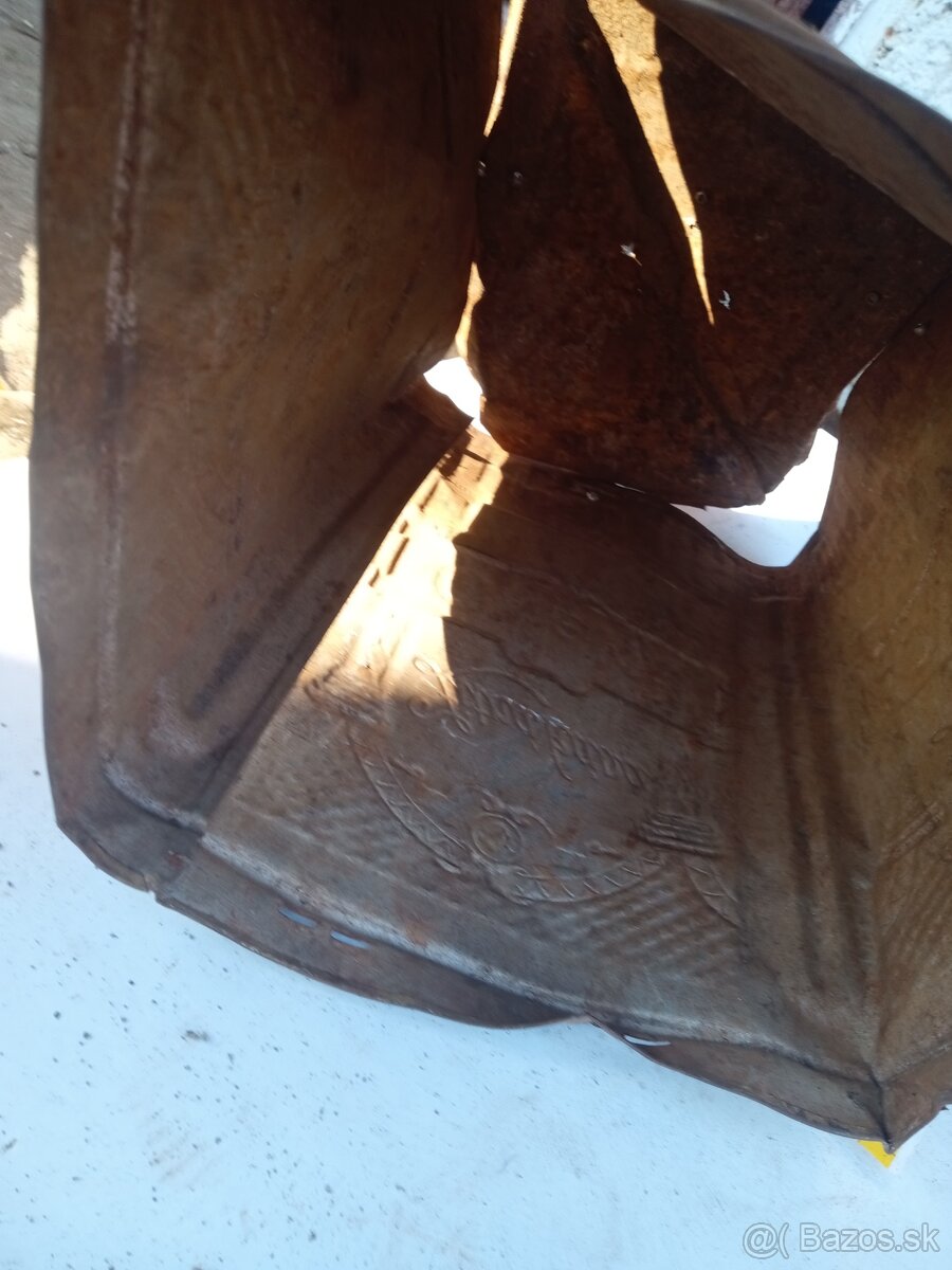 Stará krabica od kavy - 2