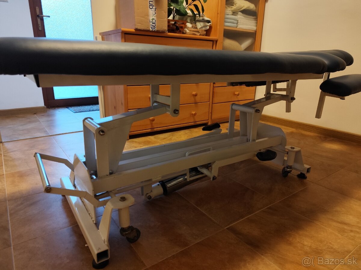 Masážny stôl a sedlové stoličky - 2