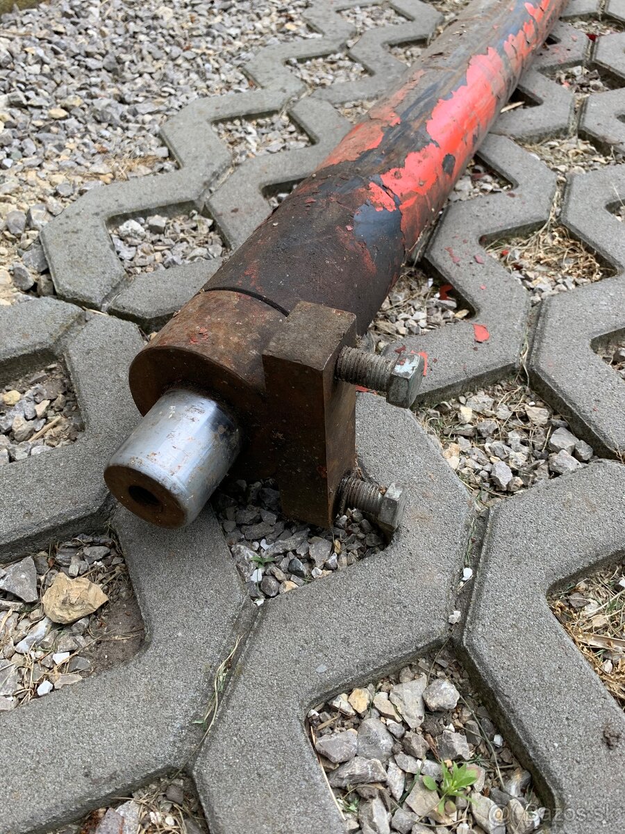 Jednočinný hydraulický piest - 2