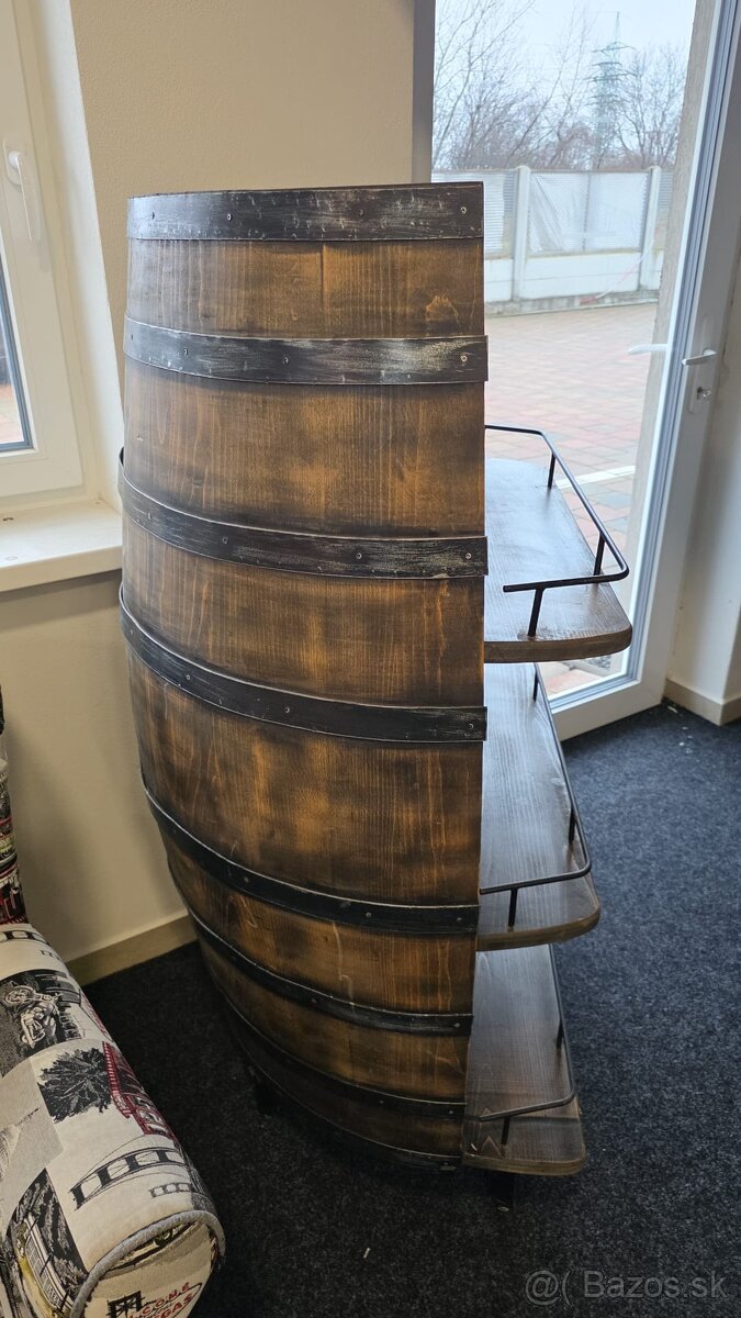 Drevene polsudy- vitriny - 2