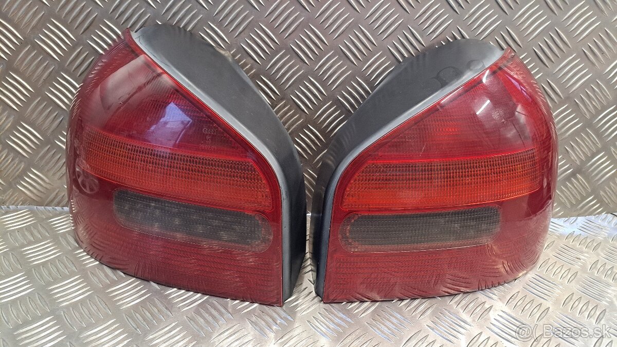 ZADNÉ SVETLÁ - AUDI A3 8L - 2