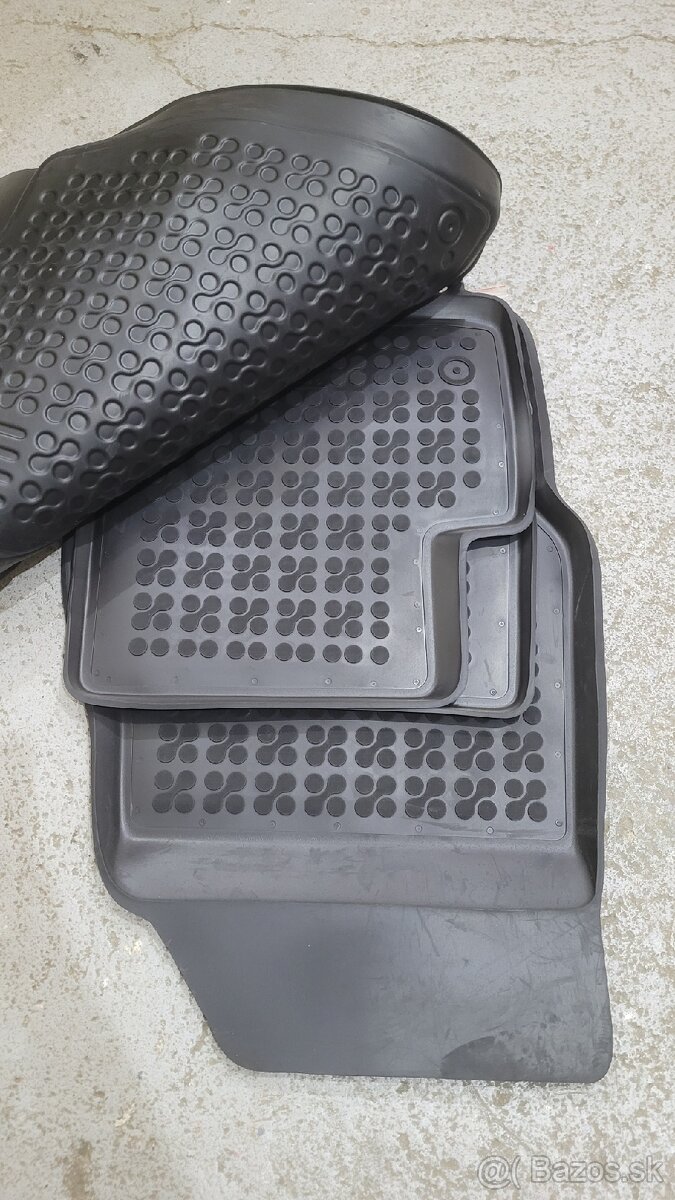 Rezervovane - Gumene rohoze Opel Corsa - 2