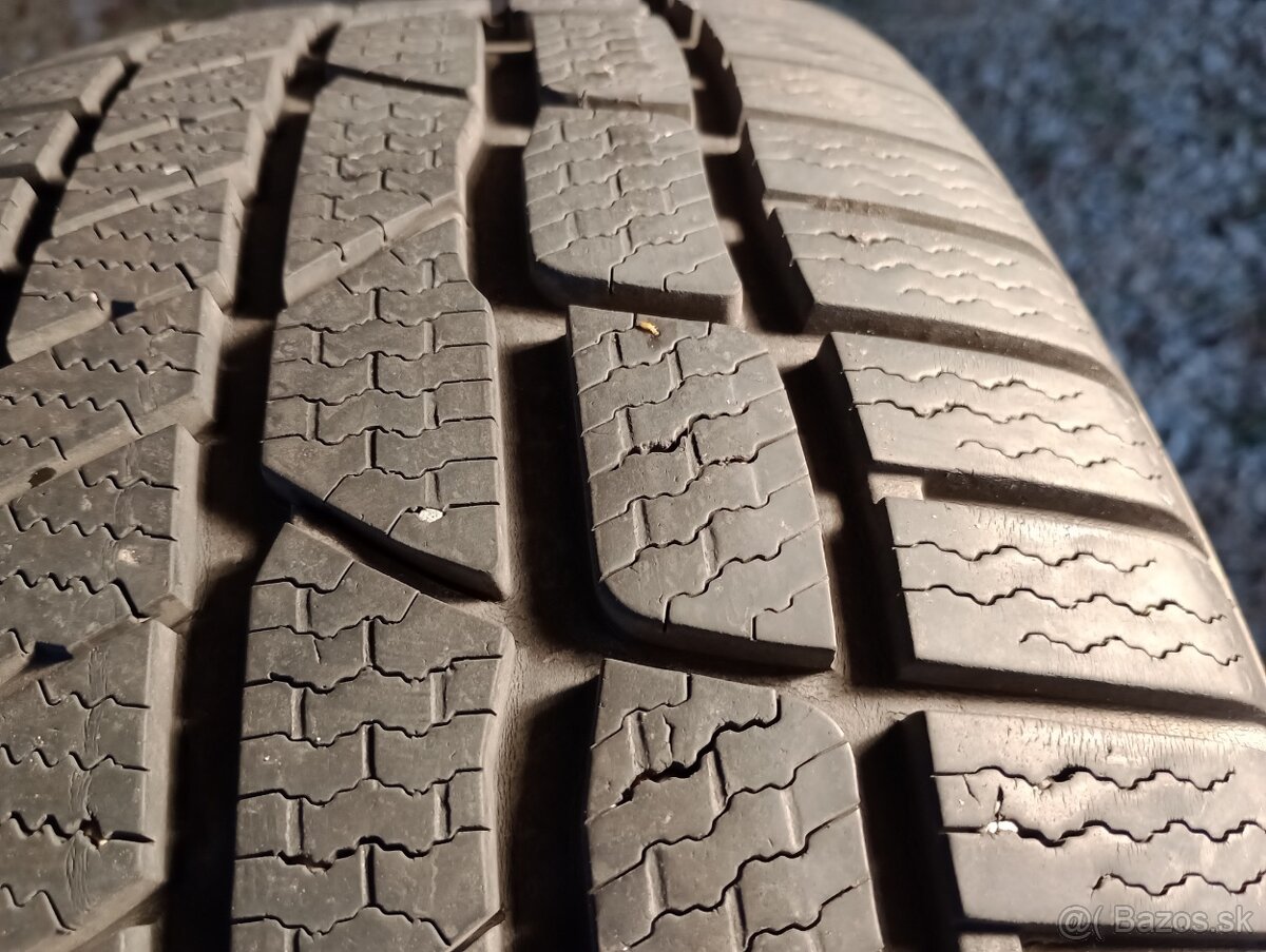 Predam 2ks pneu 235/45/r19 zimne 99V Continental - 2