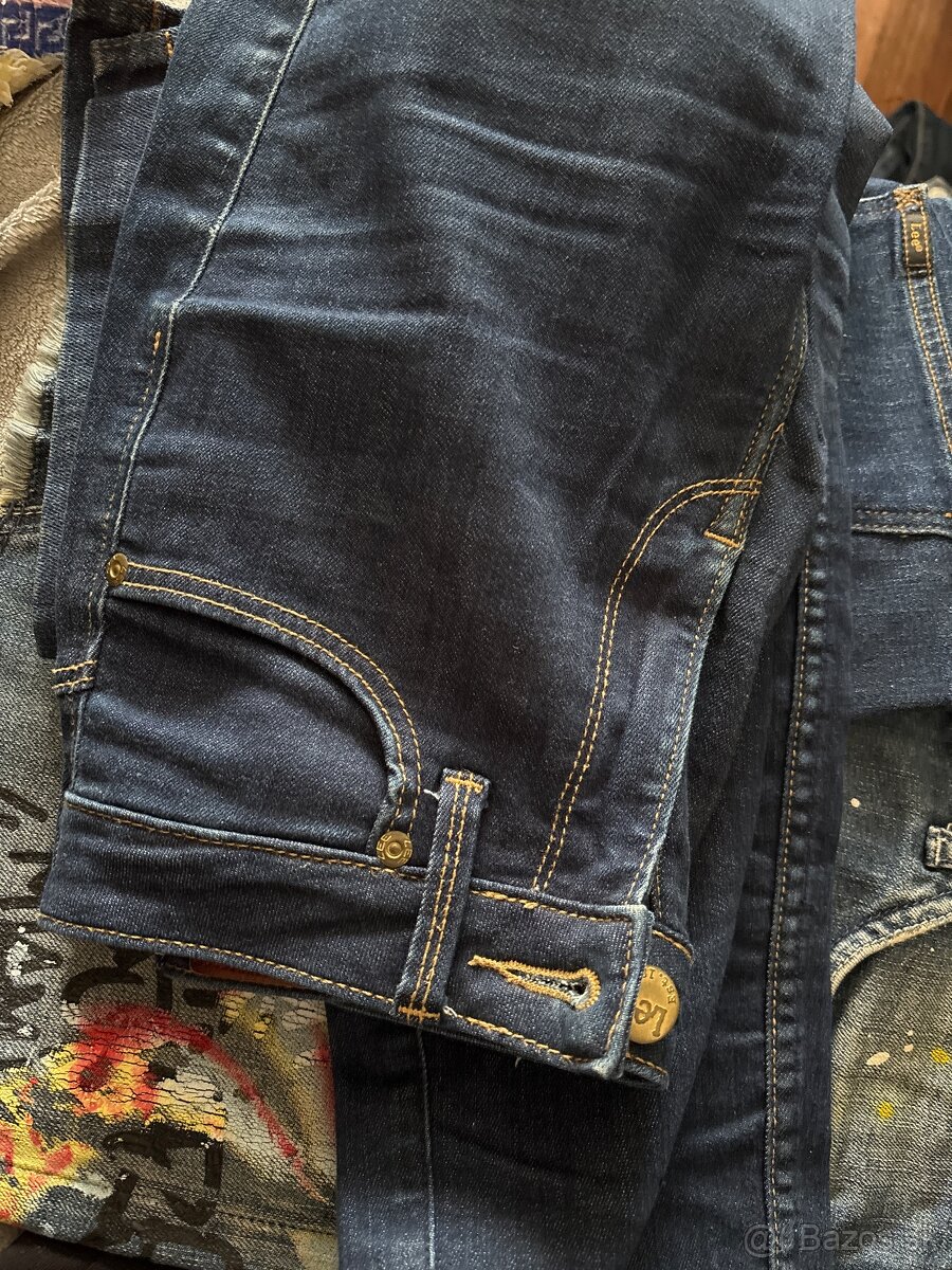 Predám rifle velkosť 27 prvé,druhé už.zn.VJC - 2