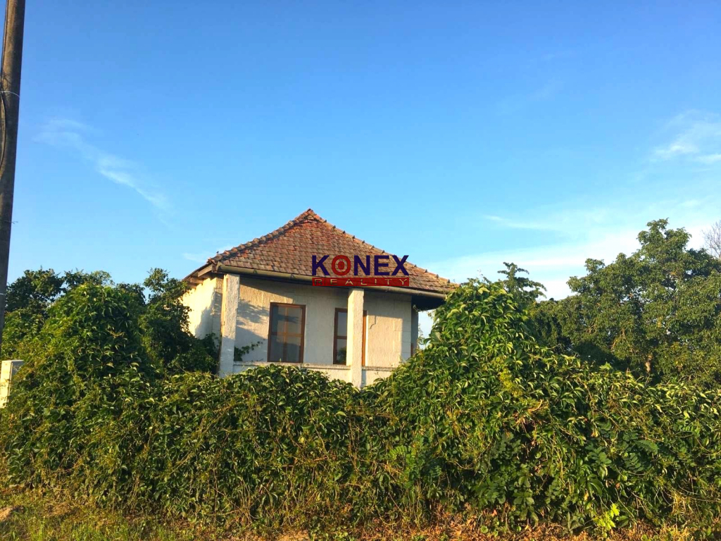 Gazdovský dom s rozľahlým pozemkom – obec Rad - 2