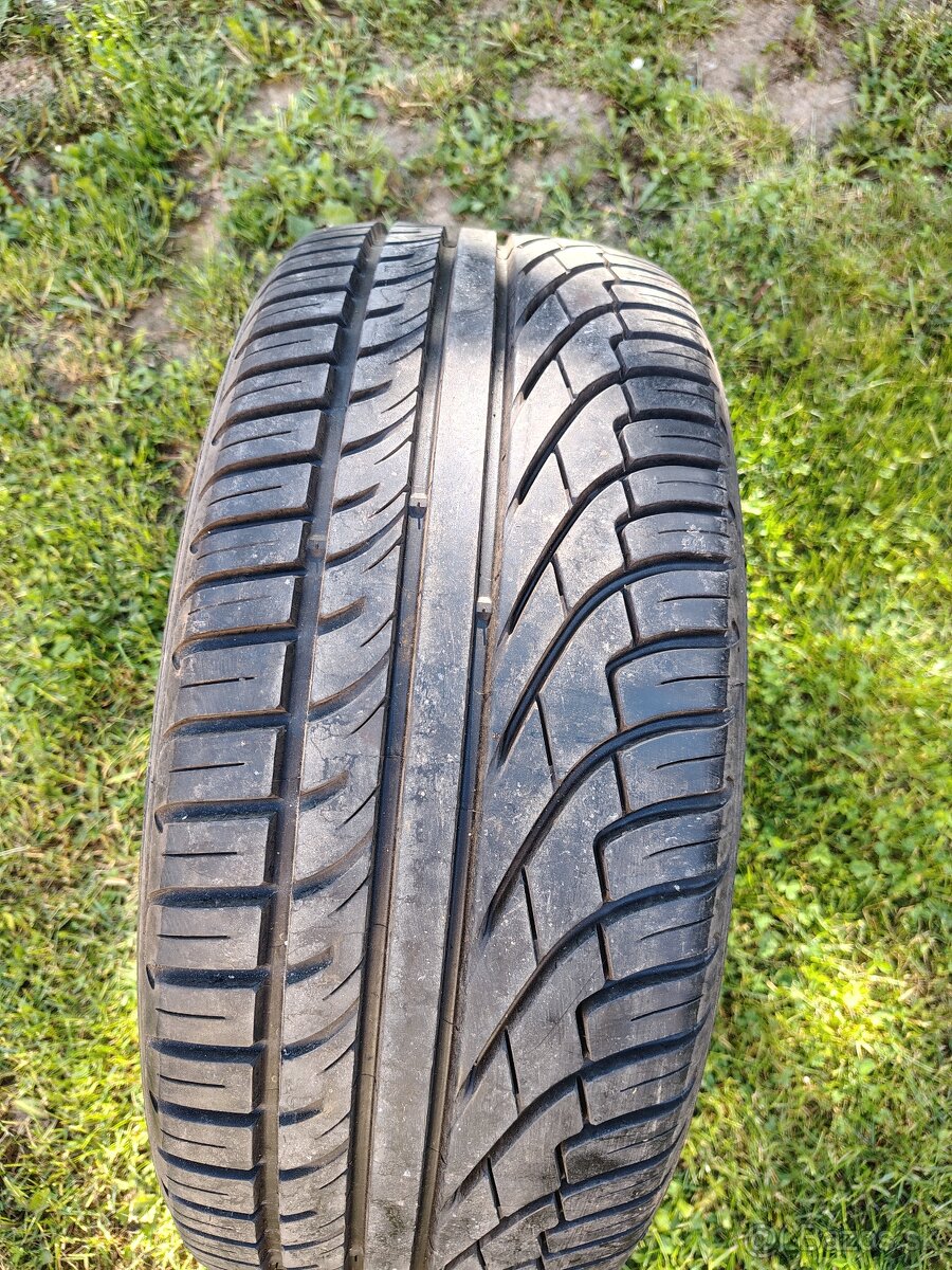 235/45 R17 - 2