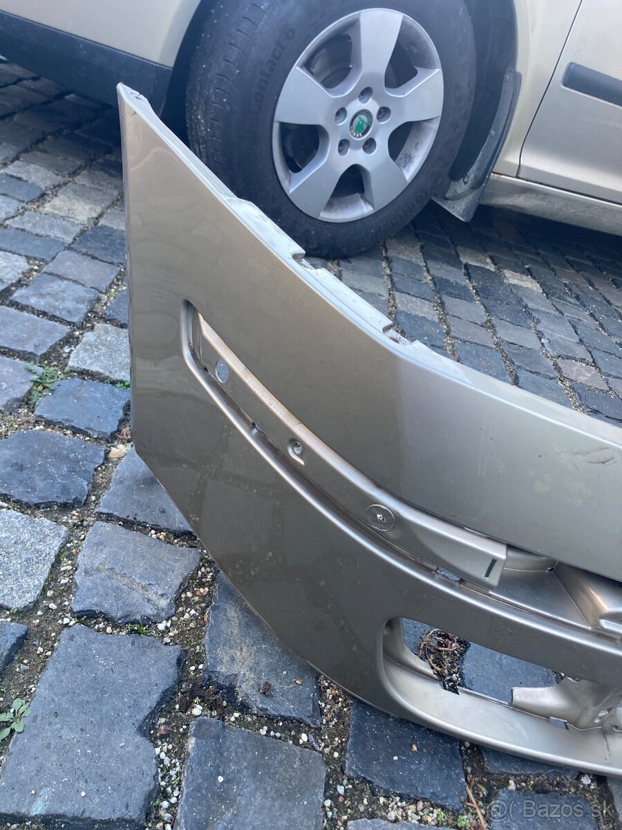 Skoda Octavia 2, predny naraznik - 2