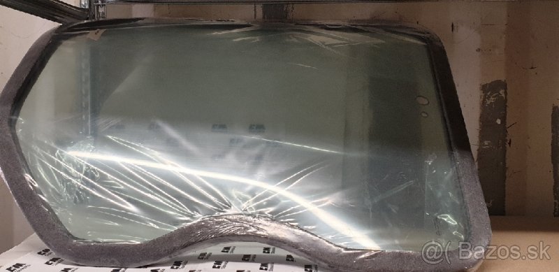 Predné čelné sklo na Bobcat Šmykáč - 2