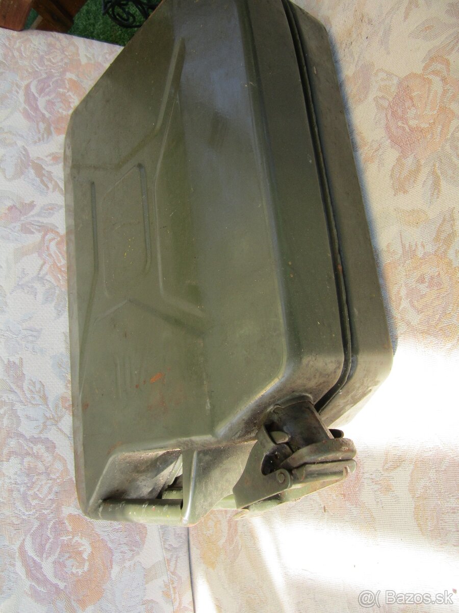 kanistre plechové - 2