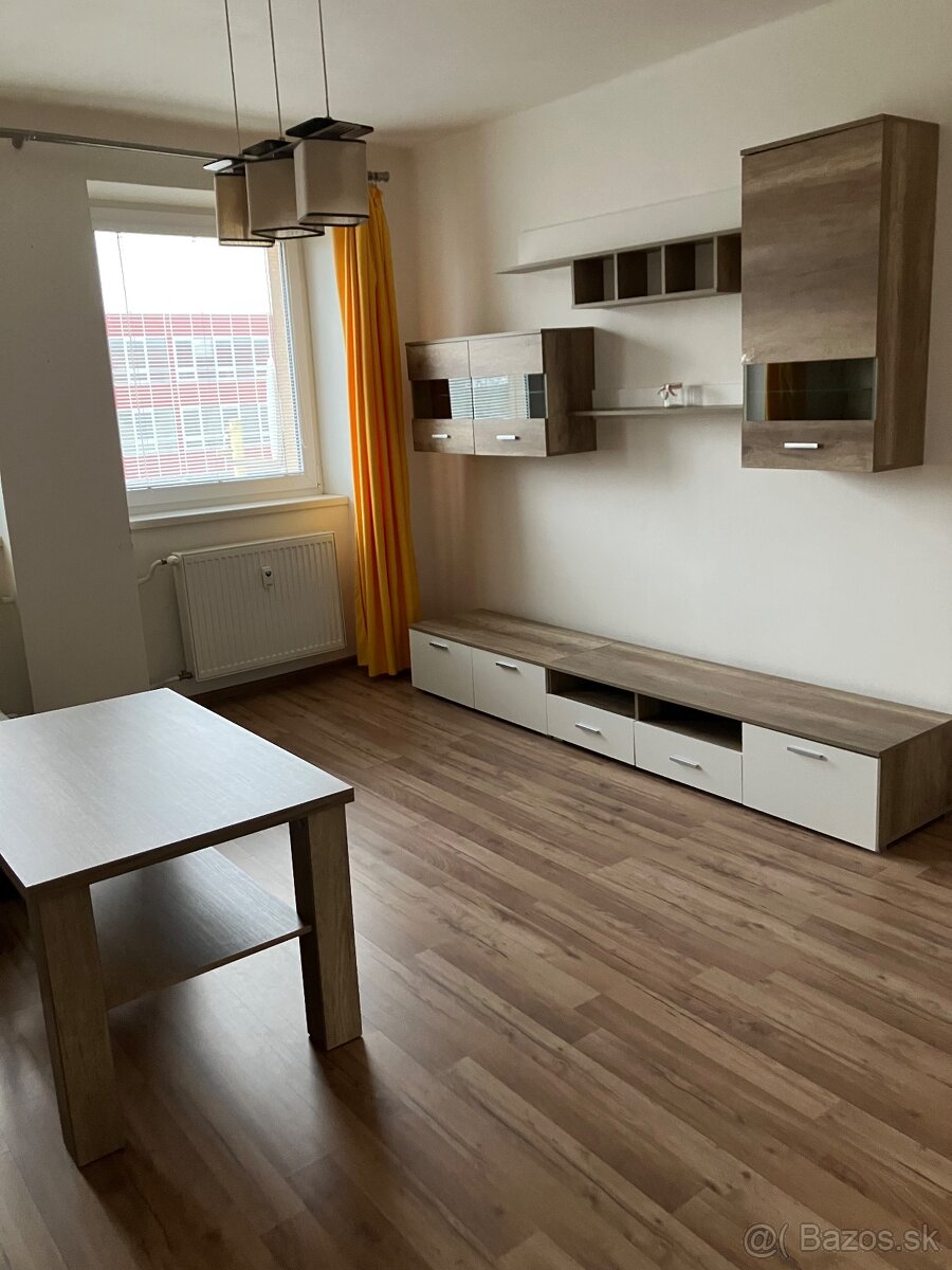 2-izbový byt, 17. Novembra - 2