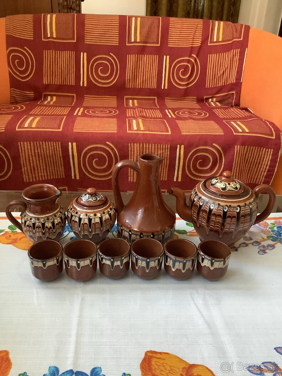 Predam bulharsku keramiku aj s polickou - 2