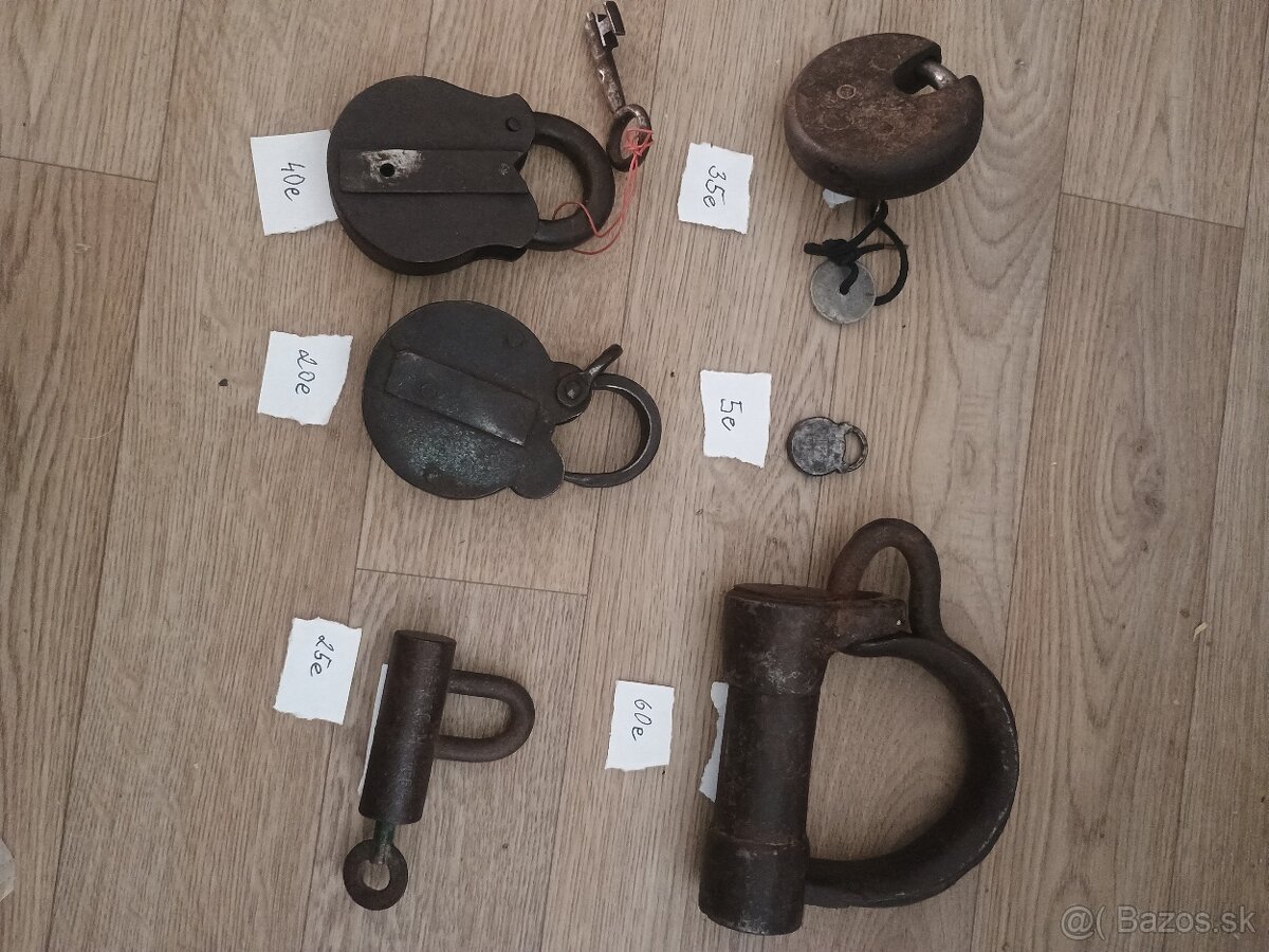 Starožitné vysiace zámky - 2