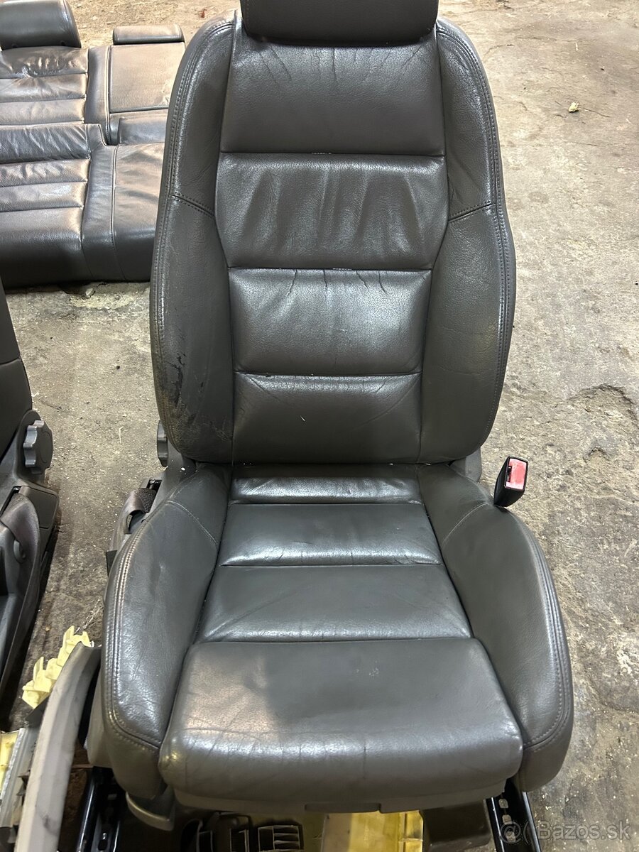 Sedadla Audi a4 b6 combi - 2