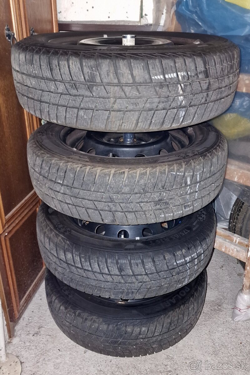 Zimne pneumatiky 175/65 R15 + disky - 2