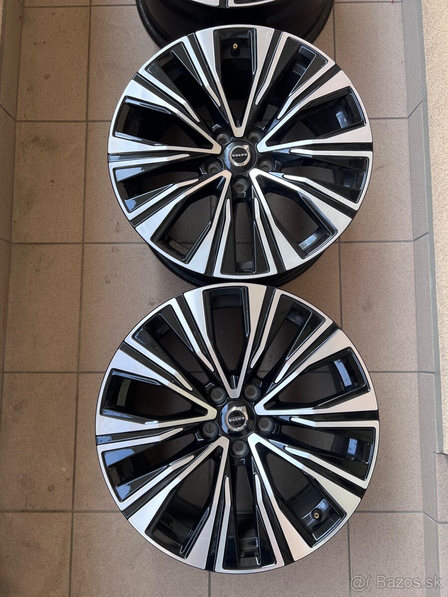 Elektróny Volvo R18 - 2