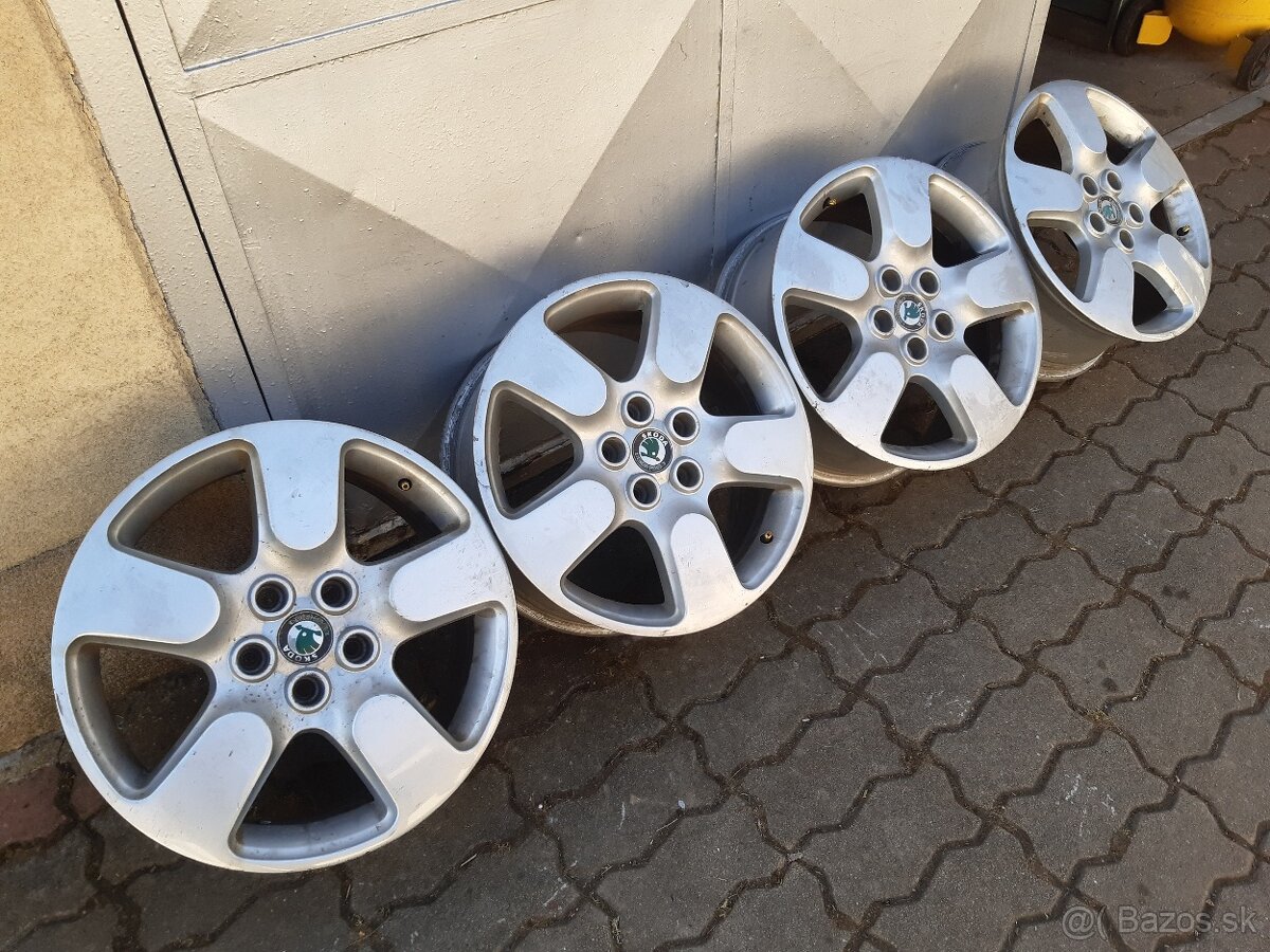 Elektrony Skoda R17 - 2