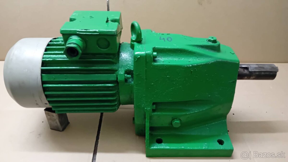 Elektrický motor a prevodovka - 2