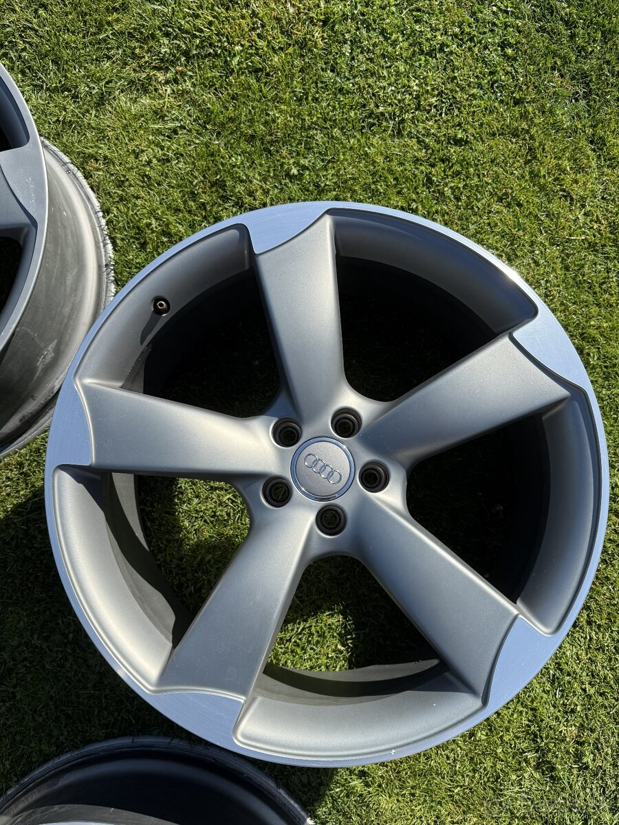 R21 Audi A8 Original - 2