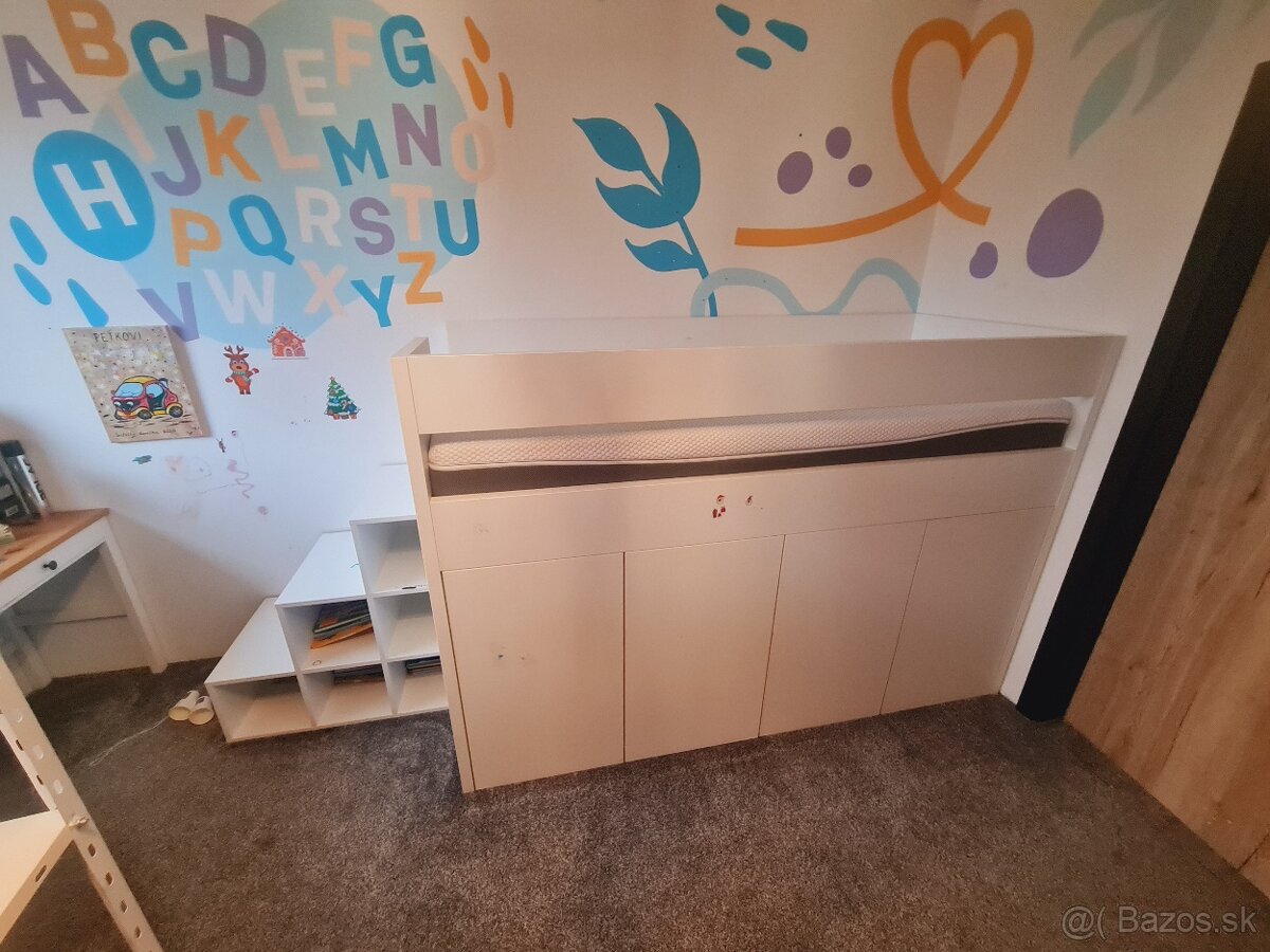 Biela posteľ s úložným priestorom - 2