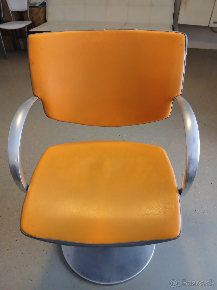 Kadernícke kreslo - 2