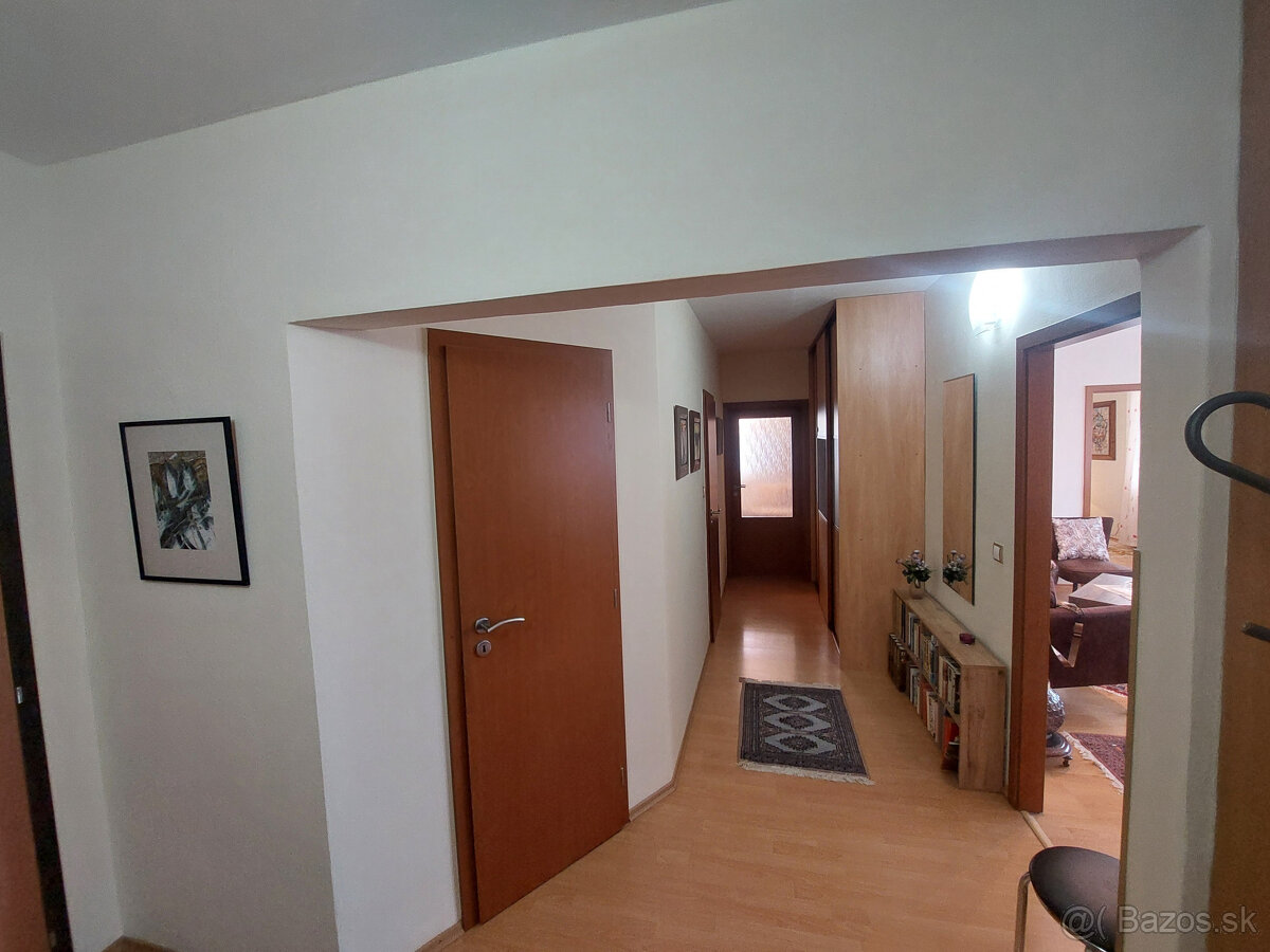 EXLUZÍVNE ponúkame na predaj 3 izbový byt v Trenčianskych Te - 2