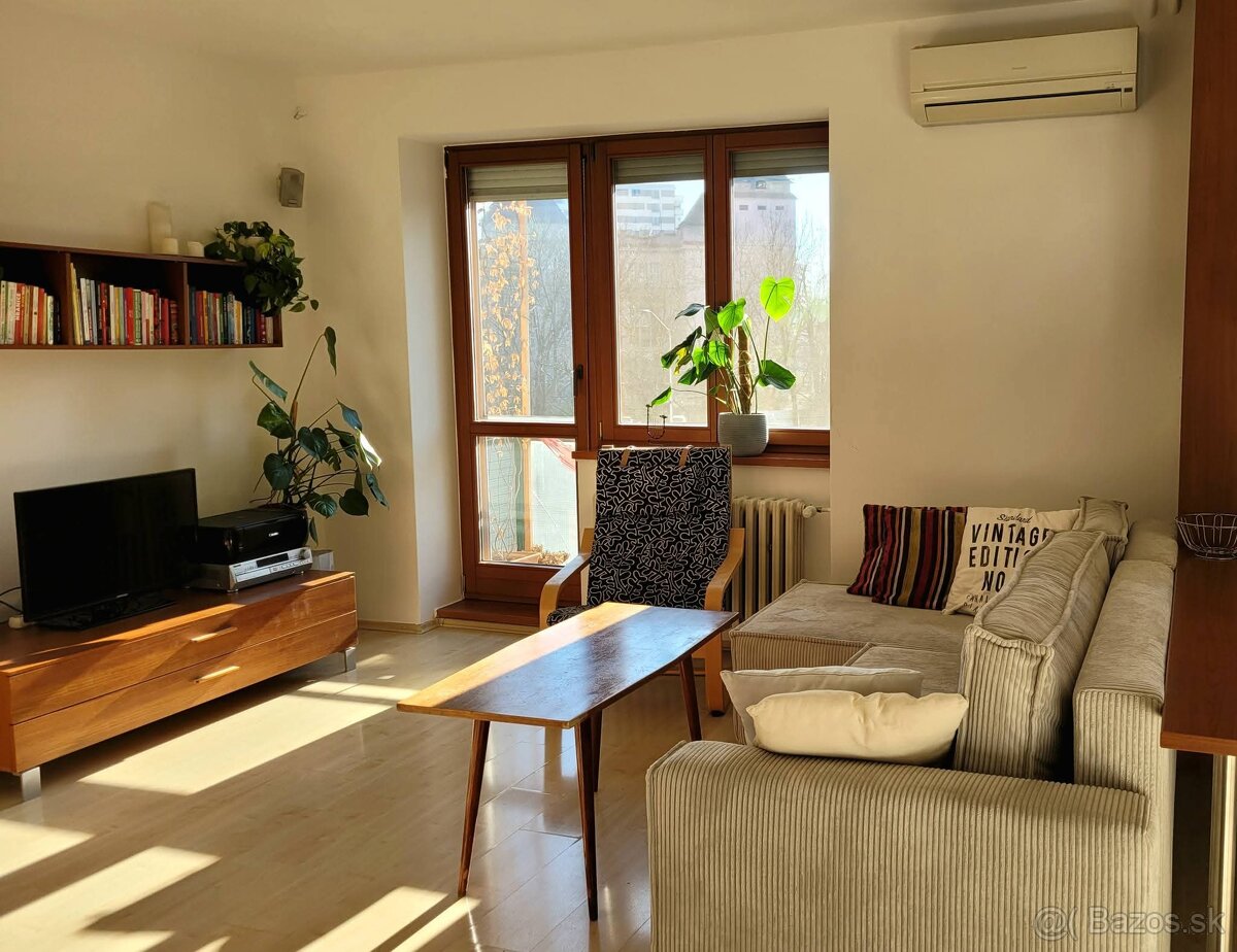 Krátkodobý prenájom 2-izbového bytu pri Trnavskom mýte - 2