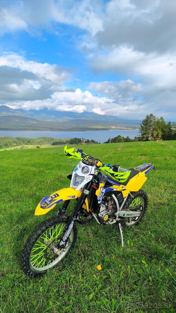 Husqvarna WR 125 2008 plne otvorená - 2