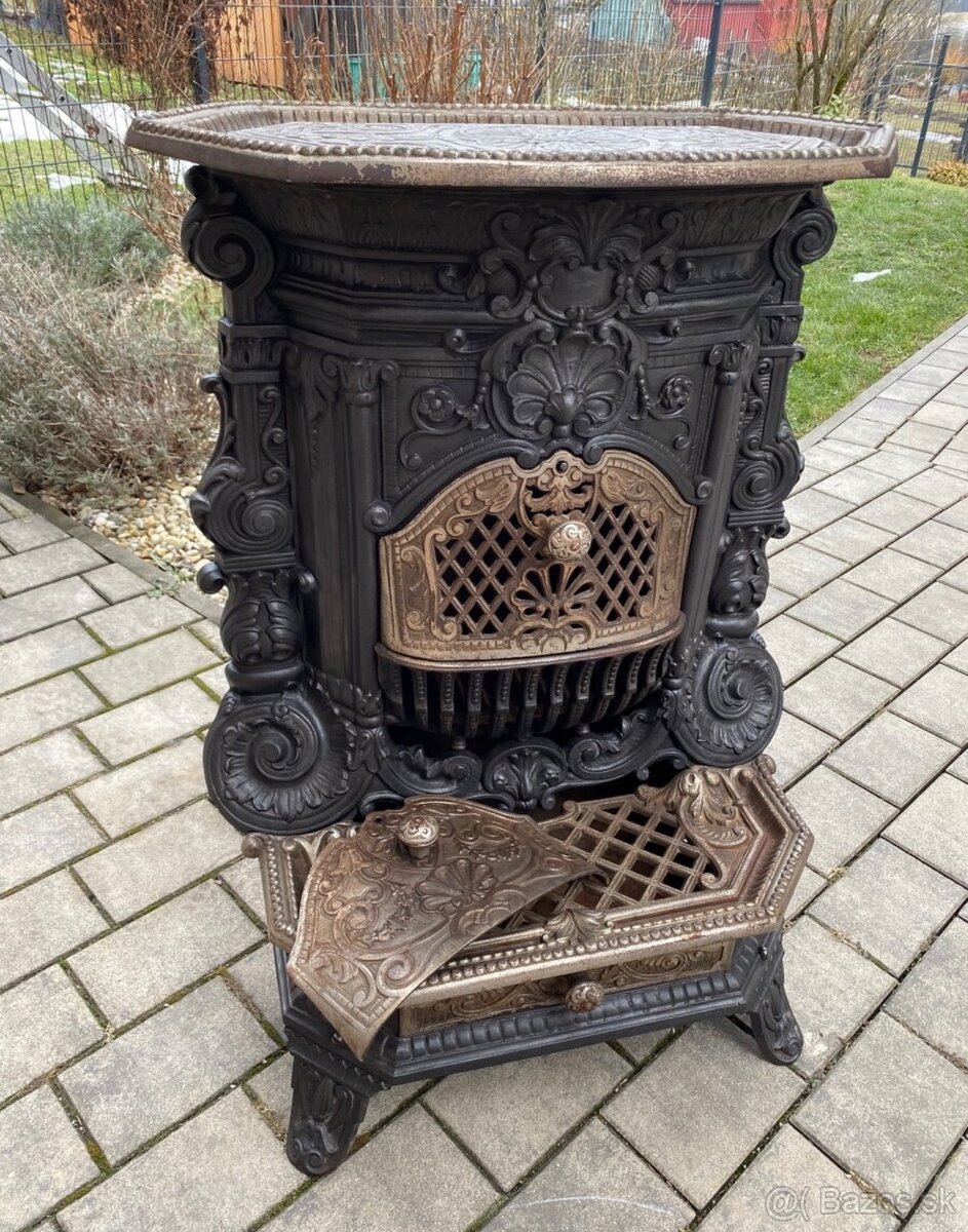 Zdobena starozitna kamna Jotul 1910 - 2