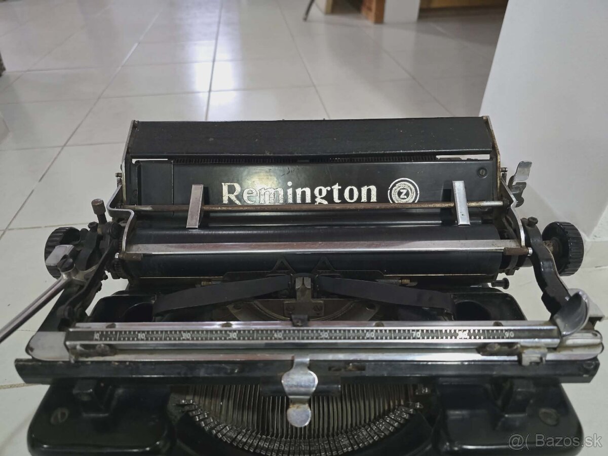 Starožitný písací stroj Remington - 2