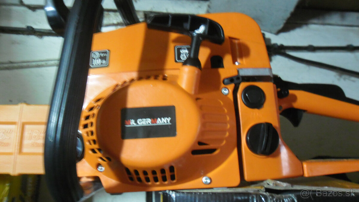 BENZíNOVá MOTOROVá PíLA - 2