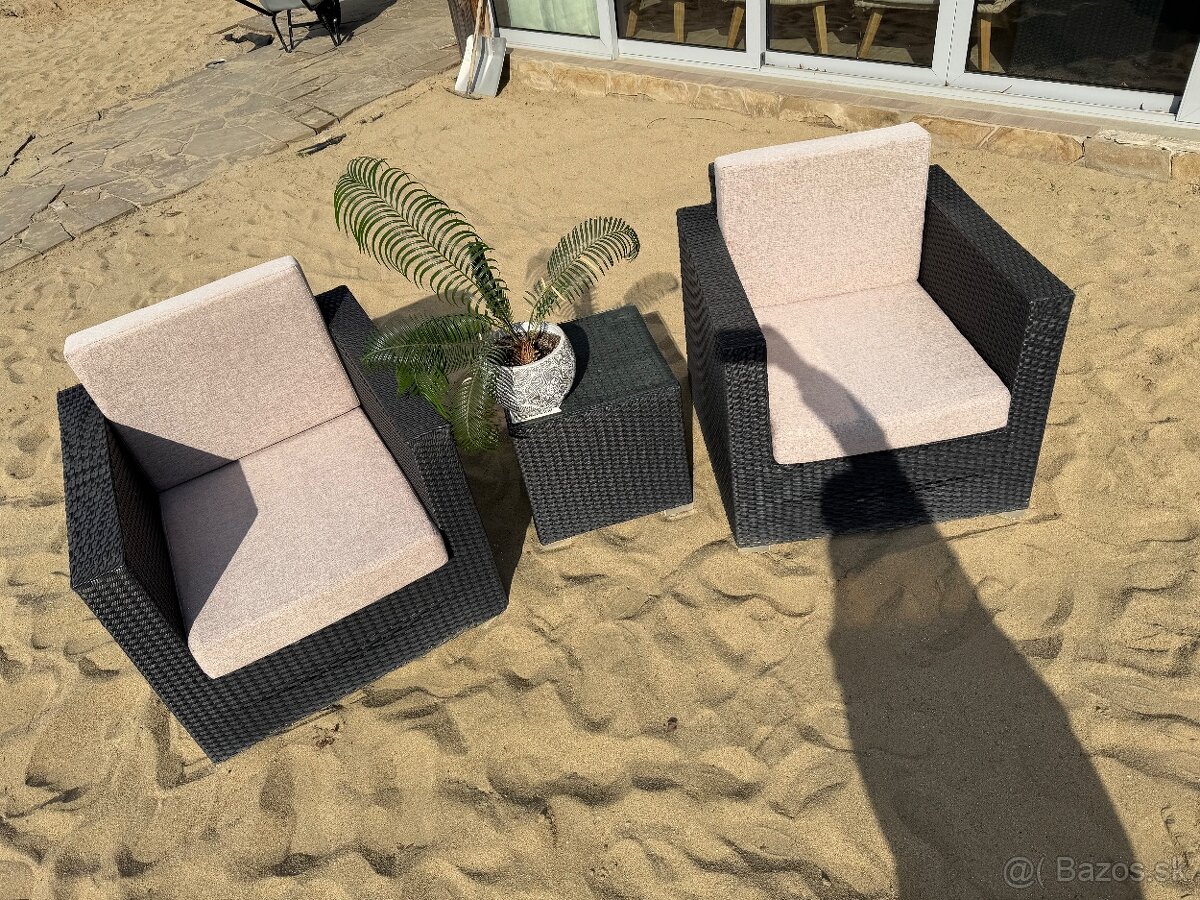 Set ratonove kresla a stolík - 2