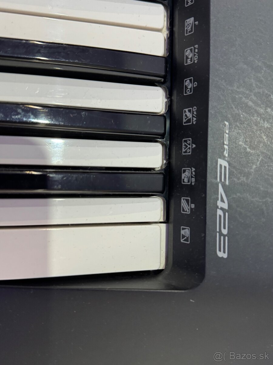 Yamaha PSR E423 - 2