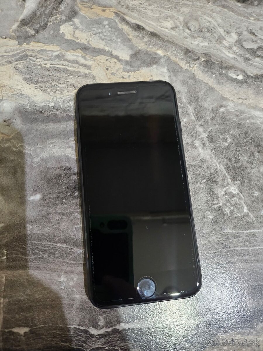Predám IPhone SE 64gb - 2