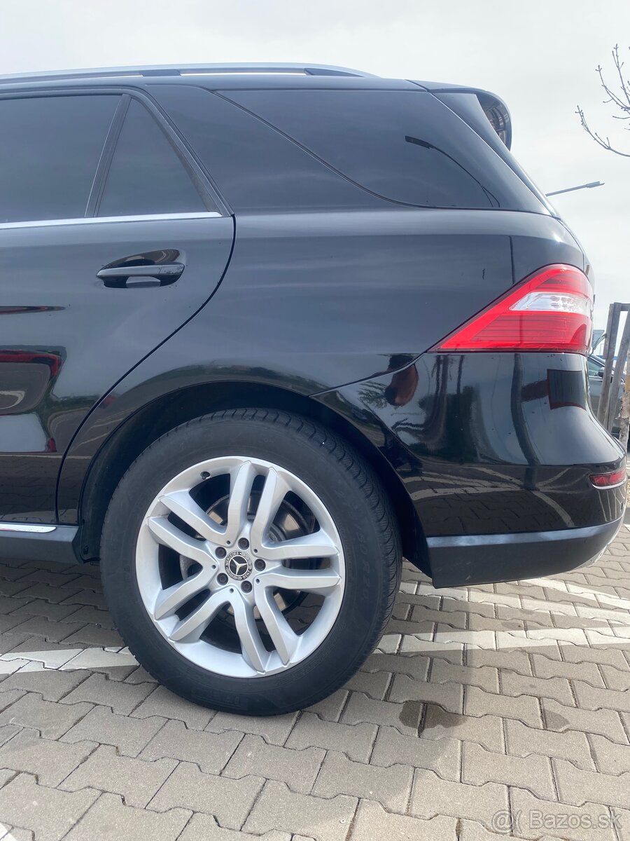 Mercedes Benz ML250 4MATIC - 2