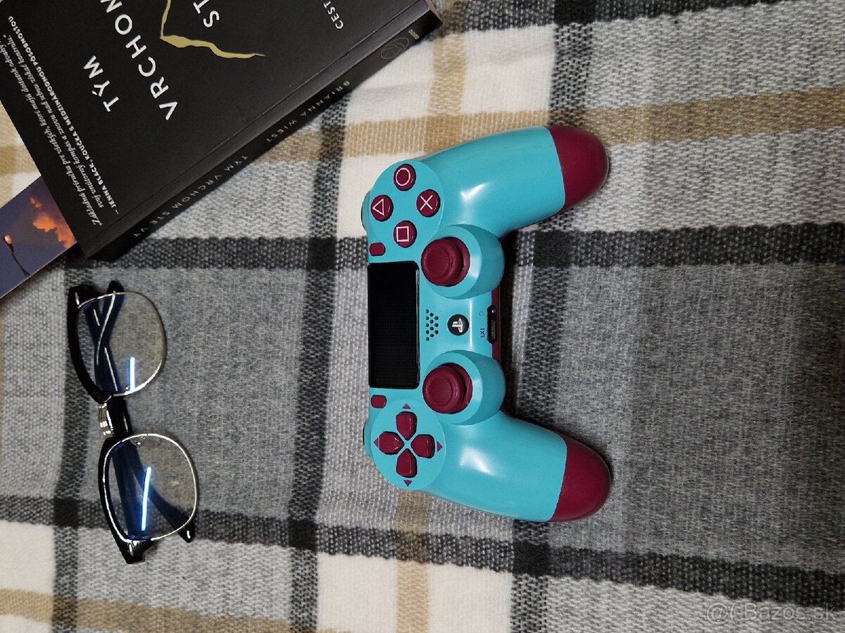 PS4 ovládač Dualshock 4 Berry Blue Edition. - 2