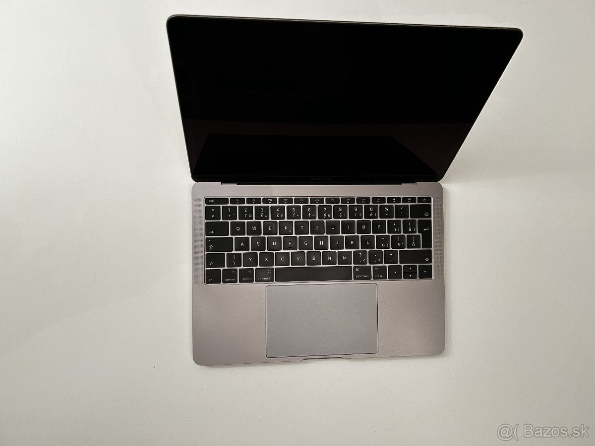 MacBook Pro 13" (2017) – Space Gray - 2