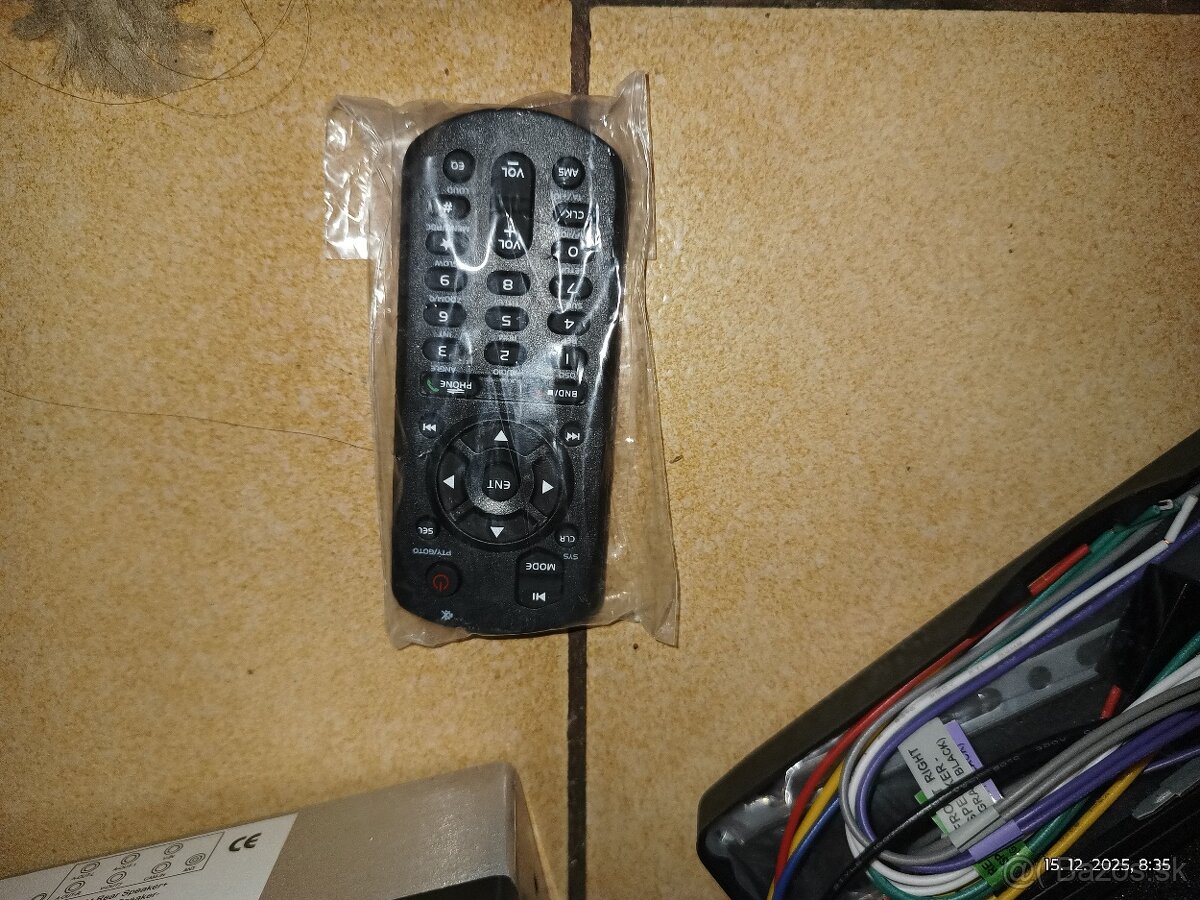 Dotykové autorádio - 2