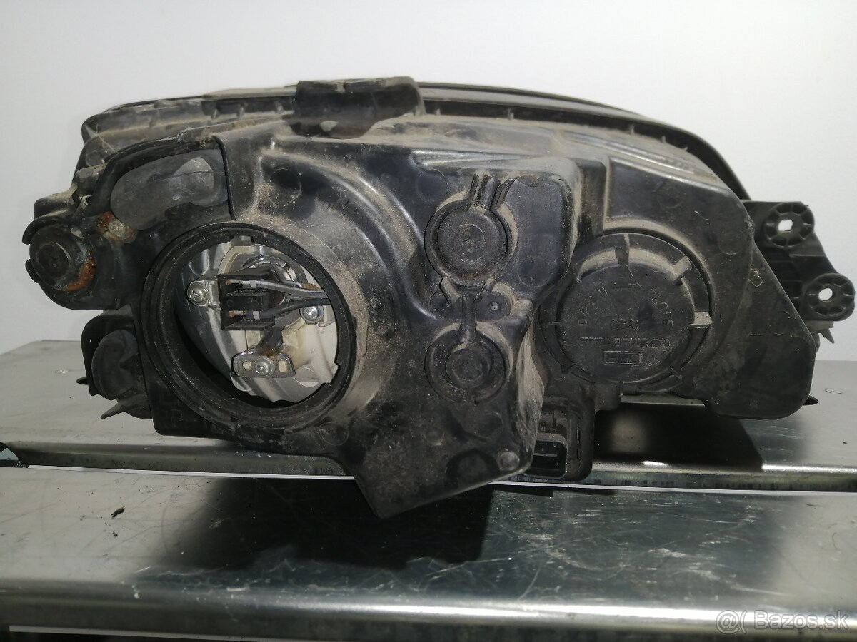 kia sorento predne svetlo ľave - 2