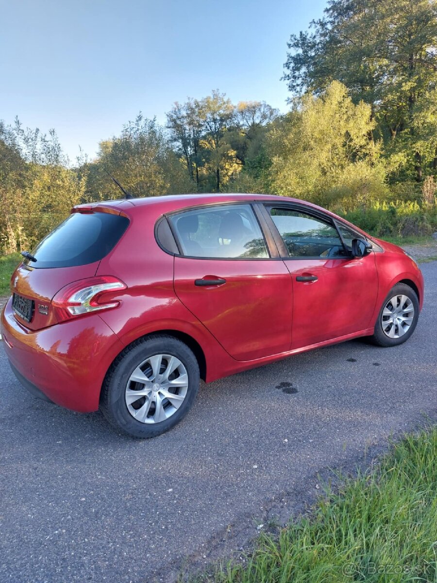 Peugeot 208 - 2