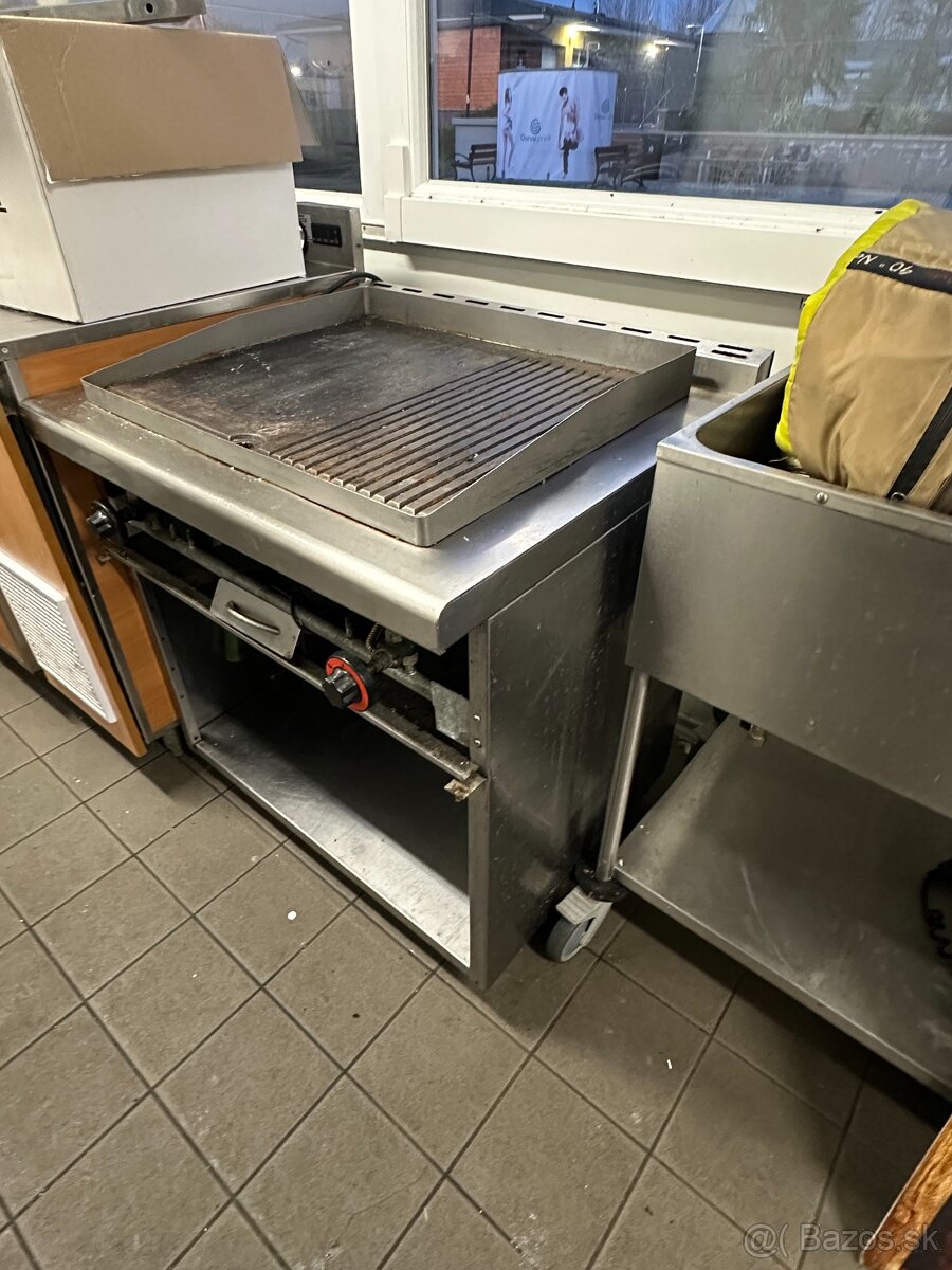 Plynovy gastro gril - 2