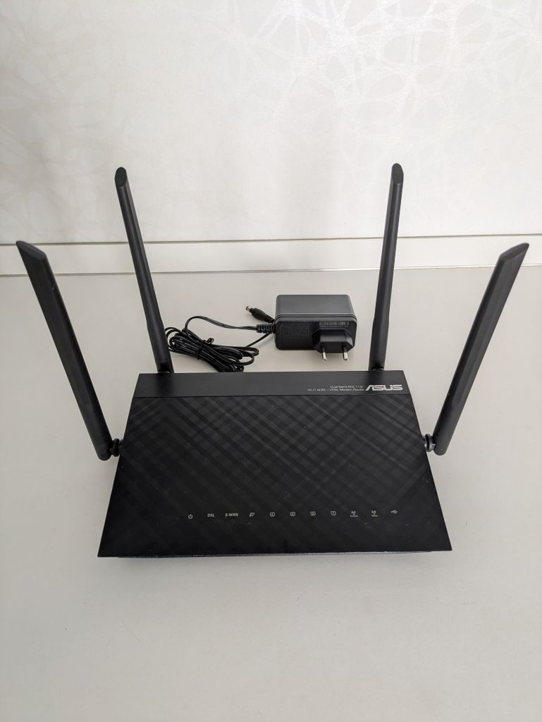 Predám ASUS DSL-AC52U - 2