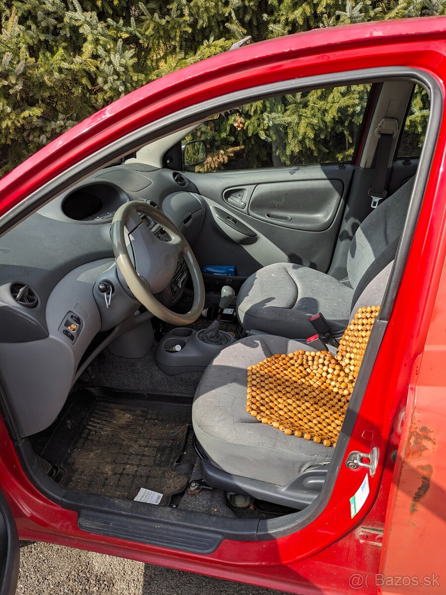 Toyota Yaris 1.0 - 2