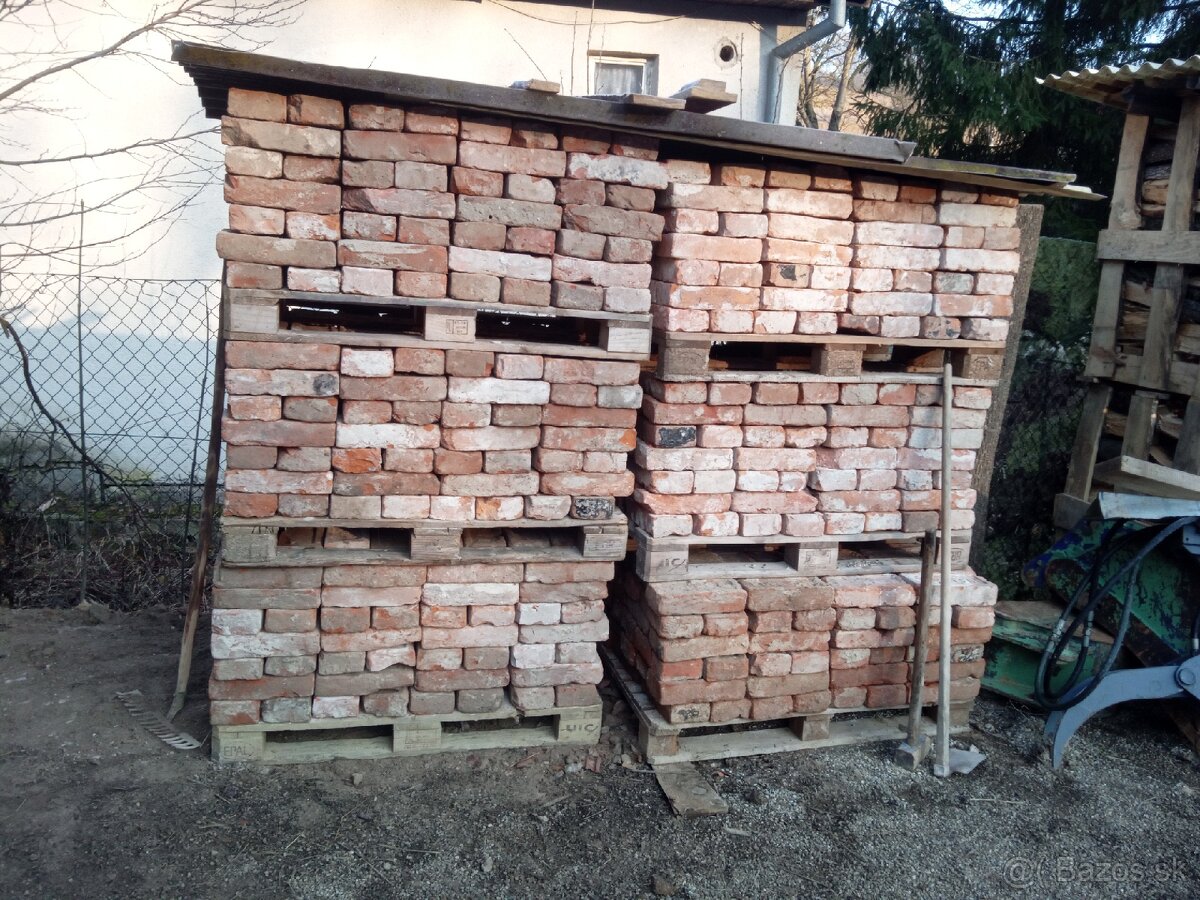 Predám historické tehly ocistene - 2
