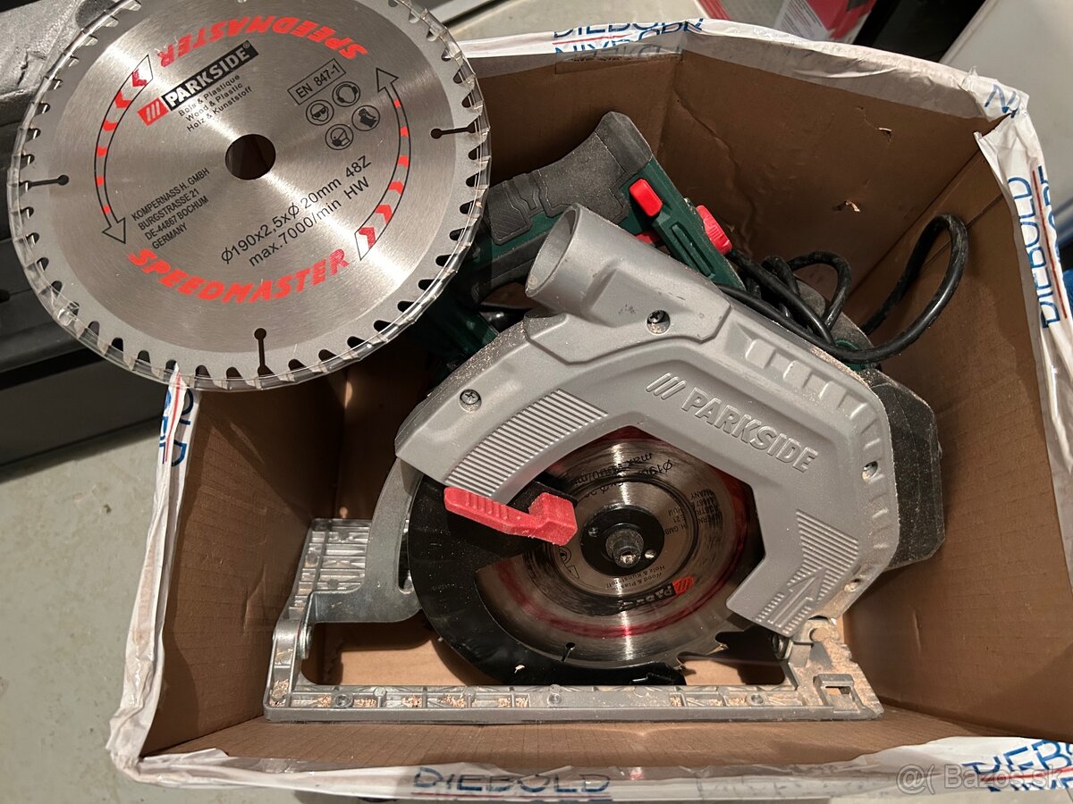 Kotúčová píla s laserom Parkside PHKS 1350 C2 - 2